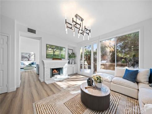 18 Broadleaf , Irvine, CA