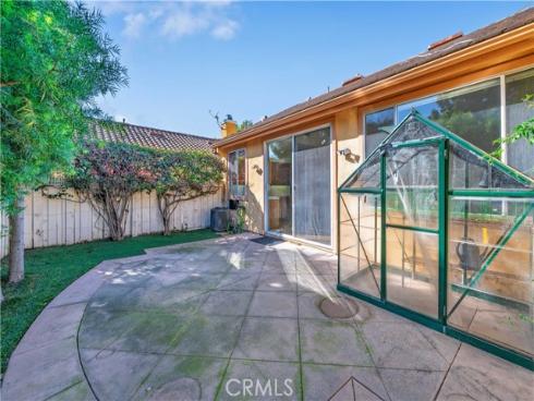 12 La Ronda , Irvine, CA