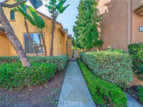 12 La Ronda , Irvine, CA