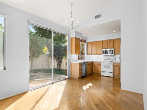 12 La Ronda , Irvine, CA