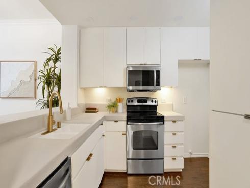 2233  Martin  216 , Irvine, CA