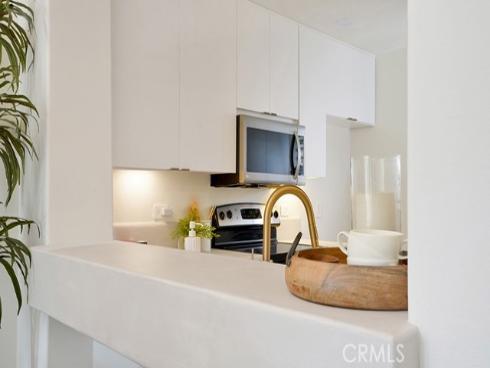 2233  Martin  216 , Irvine, CA