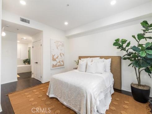 2233  Martin  216 , Irvine, CA