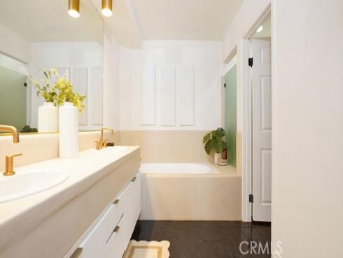 2233  Martin  216 , Irvine, CA