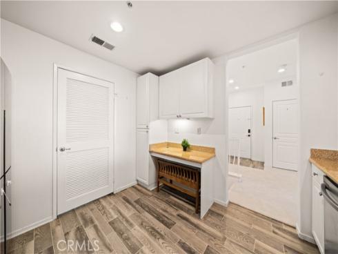 2250  Watermarke  , Irvine, CA