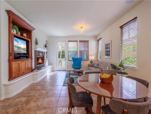 22 Modesto , Irvine, CA