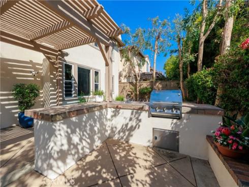 22 Modesto , Irvine, CA