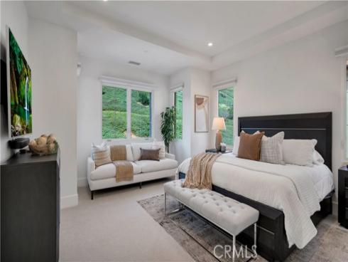 343  Paradiso  , Irvine, CA