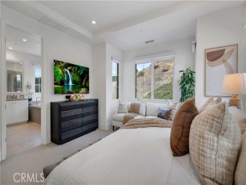 343  Paradiso  , Irvine, CA