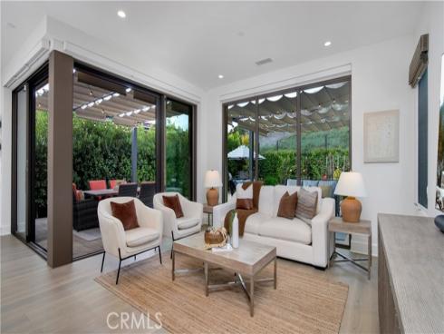 343  Paradiso  , Irvine, CA