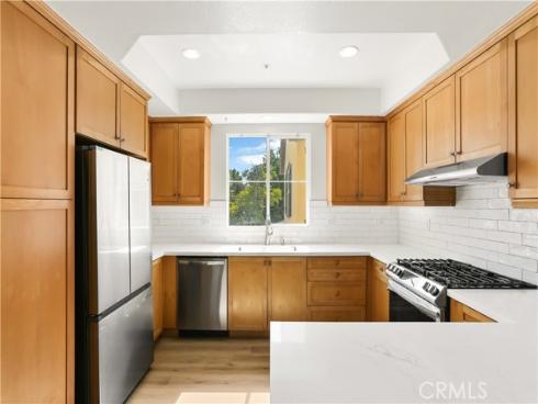 33 Visalia , Irvine, CA