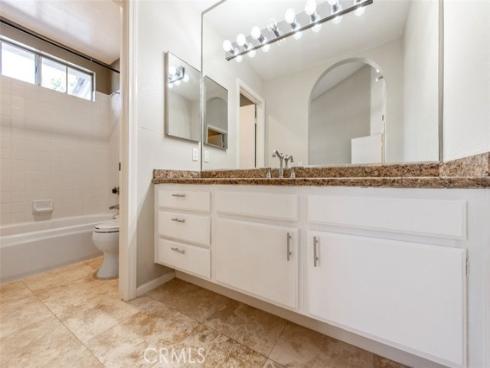 144  Agostino  , Irvine, CA