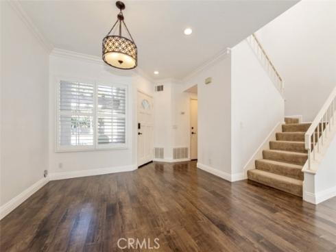 144  Agostino  , Irvine, CA