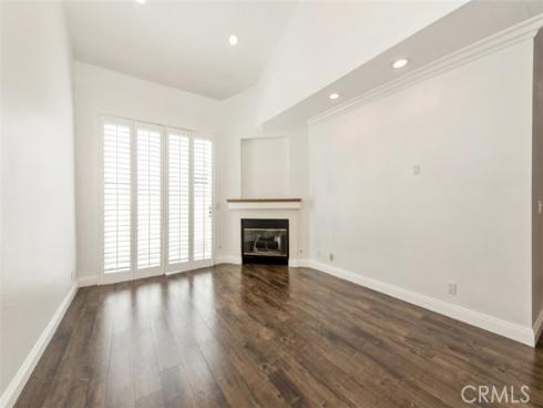 144  Agostino  , Irvine, CA