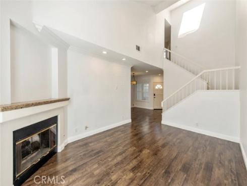 144  Agostino  , Irvine, CA