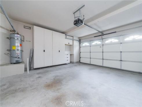 144  Agostino  , Irvine, CA