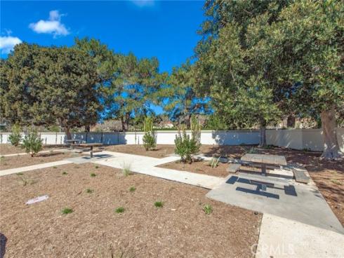 144  Agostino  , Irvine, CA