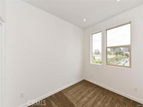 331  Placemark  , Irvine, CA