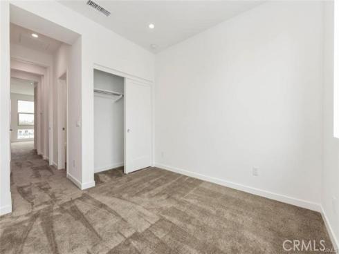 331  Placemark  , Irvine, CA