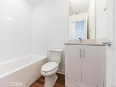 331  Placemark  , Irvine, CA