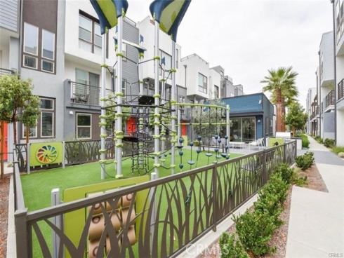 331  Placemark  , Irvine, CA