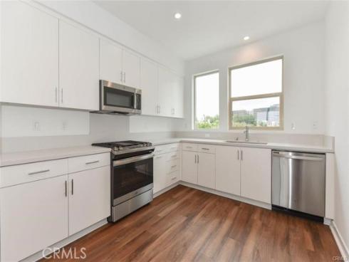 331  Placemark  , Irvine, CA