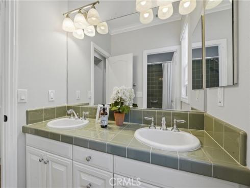 42 Arcade , Irvine, CA