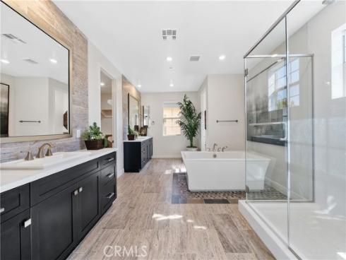 94  Swift  , Irvine, CA