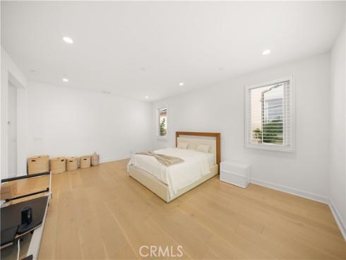 242  Sutters  , Irvine, CA