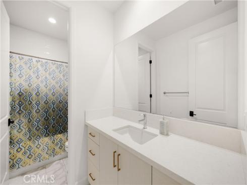 242  Sutters  , Irvine, CA