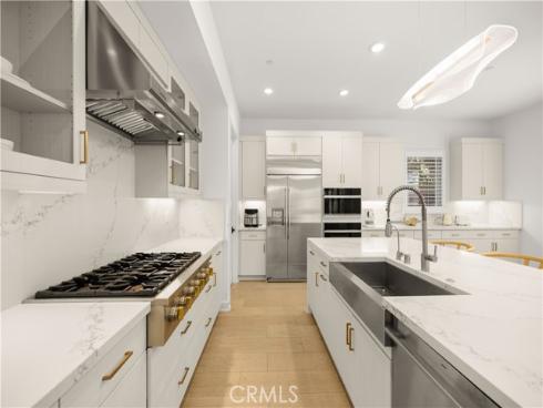 242  Sutters  , Irvine, CA