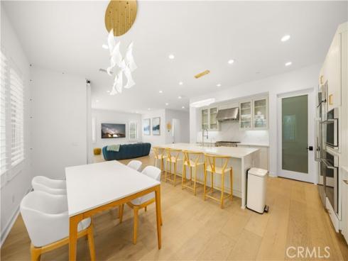 242  Sutters  , Irvine, CA