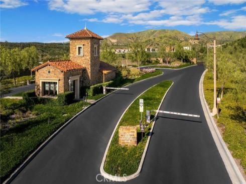 140  Statura  , Irvine, CA