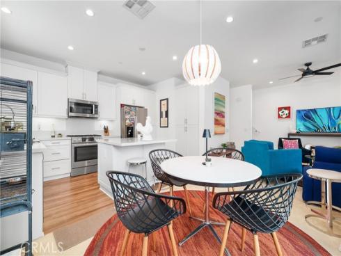 2210 Synergy , Irvine, CA