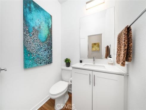 2210 Synergy , Irvine, CA