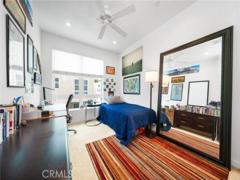 2210 Synergy , Irvine, CA