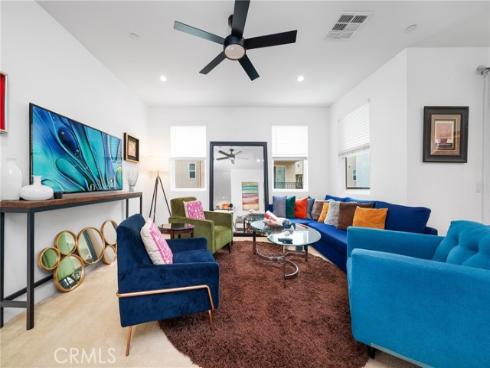 2210 Synergy , Irvine, CA