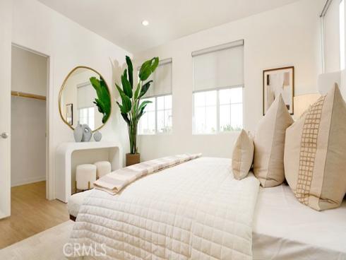 743  Beacon  , Irvine, CA