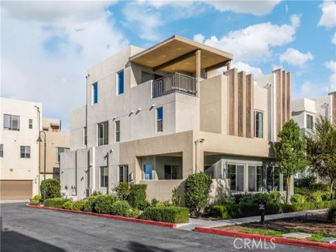 269 Magnet , Irvine, CA