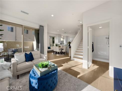 269 Magnet , Irvine, CA