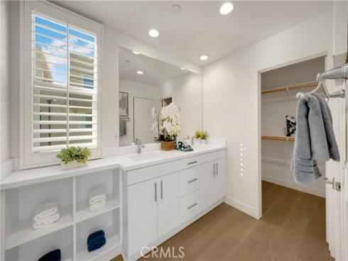 269 Magnet , Irvine, CA