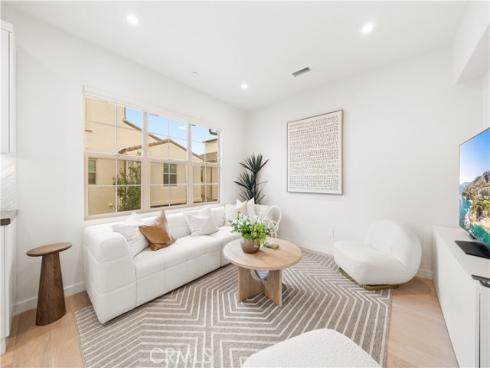 184  Elkhorn  , Irvine, CA