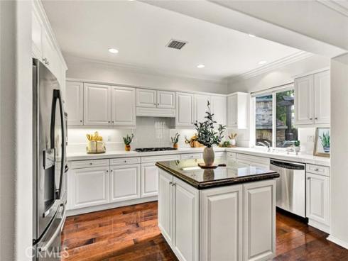 8 Versailles , Irvine, CA