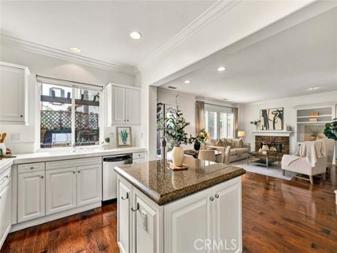 8 Versailles , Irvine, CA