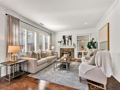 8 Versailles , Irvine, CA