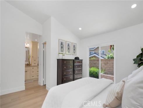 22  Yorktown  , Irvine, CA