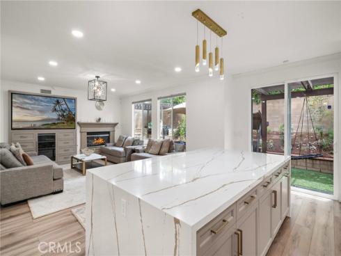 2  Dos Rios  , Irvine, CA