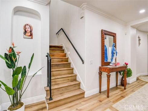 2  Dos Rios  , Irvine, CA