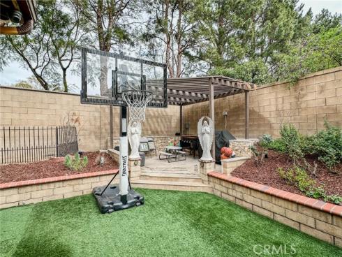 2  Dos Rios  , Irvine, CA