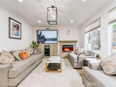 2  Dos Rios  , Irvine, CA